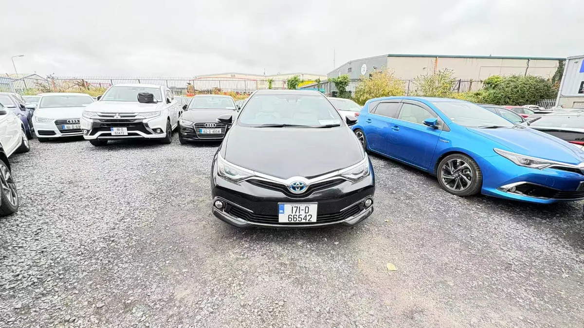 Toyota Auris 1.8 Hybrid 2017 - Image 2