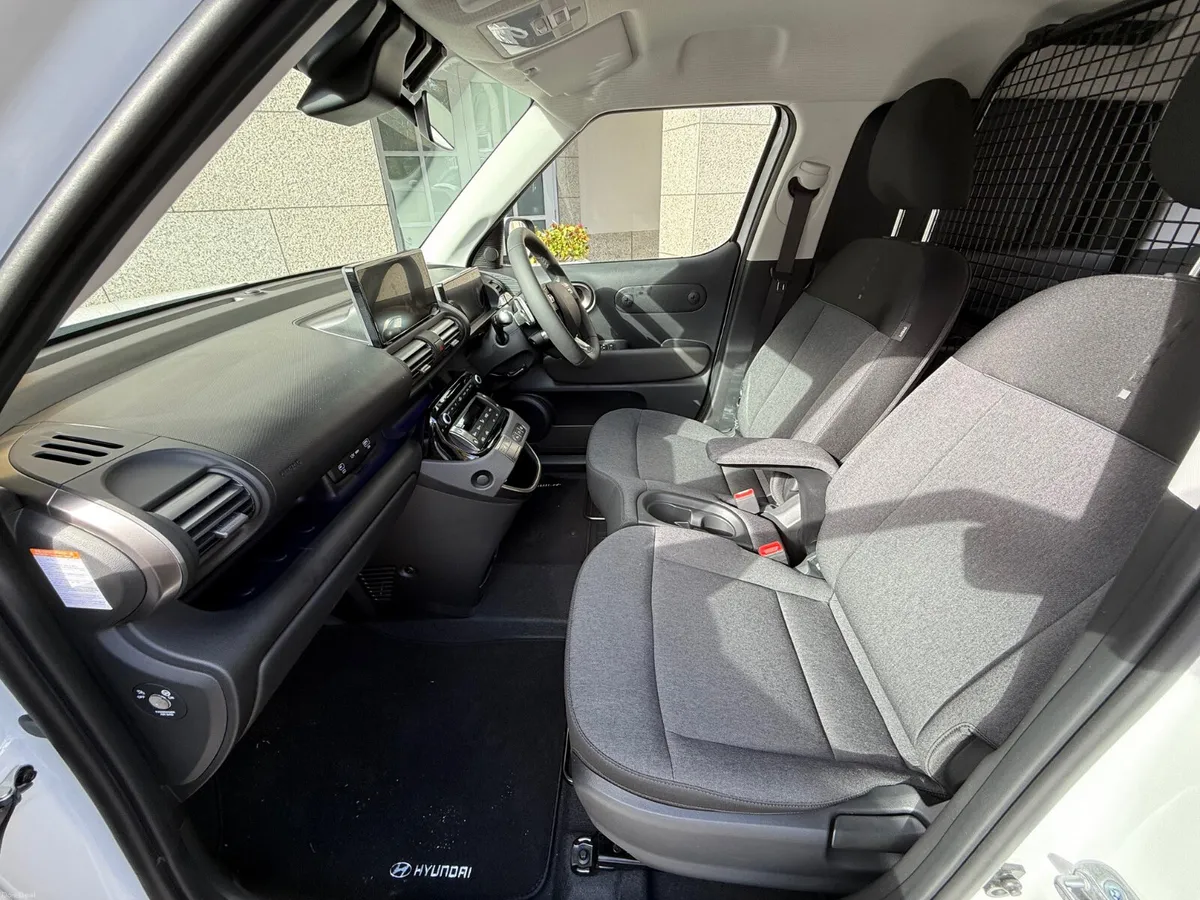 Hyundai INSTER COMMERICAL ( VAN) Elegance 360km's - Image 3