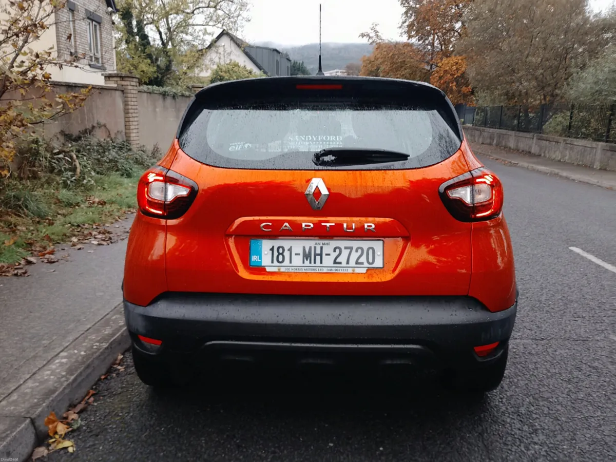 Renault Captur Dynamique NAV DCI 90 PH 4DR - Image 4