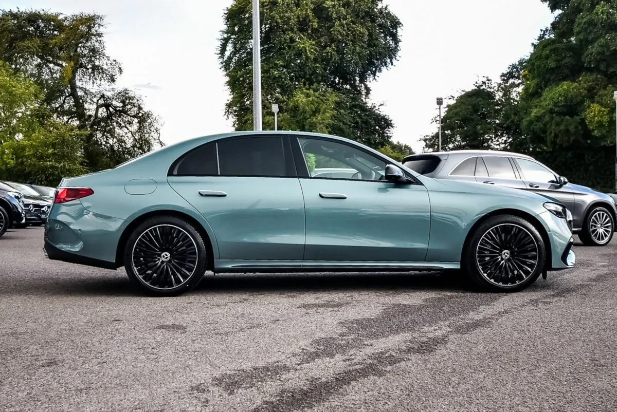 Mercedes-Benz E-Class E300de AMG Plus Night Pack 3 - Image 4