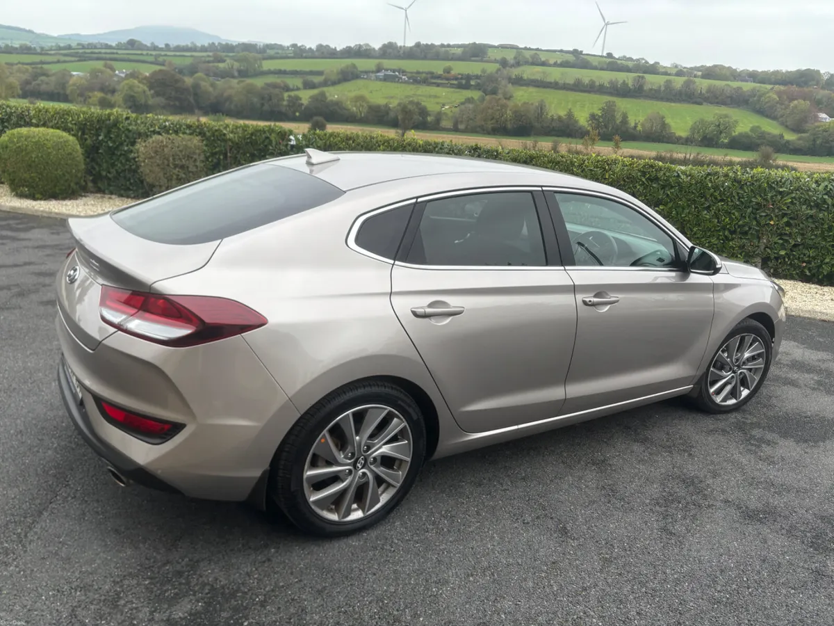 2018 (182)Hyundai i30 1.0 T-GDI Petrol Fast-Back - Image 4