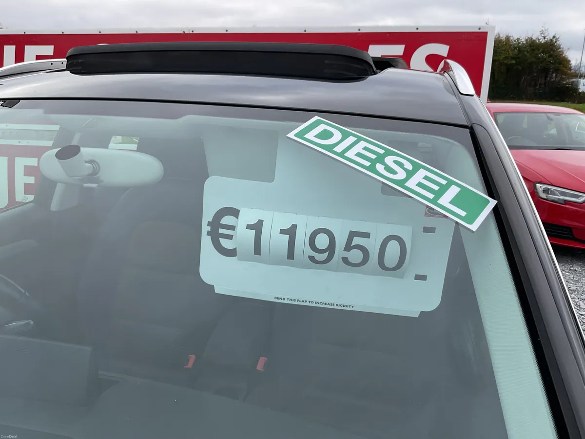 AUDI Q3 2.0 TDI SUNROOF SAT-NAV LOW KMS - Image 4