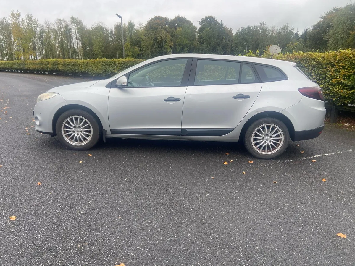 Renault Megane 1.5 DCI Estate - Image 2