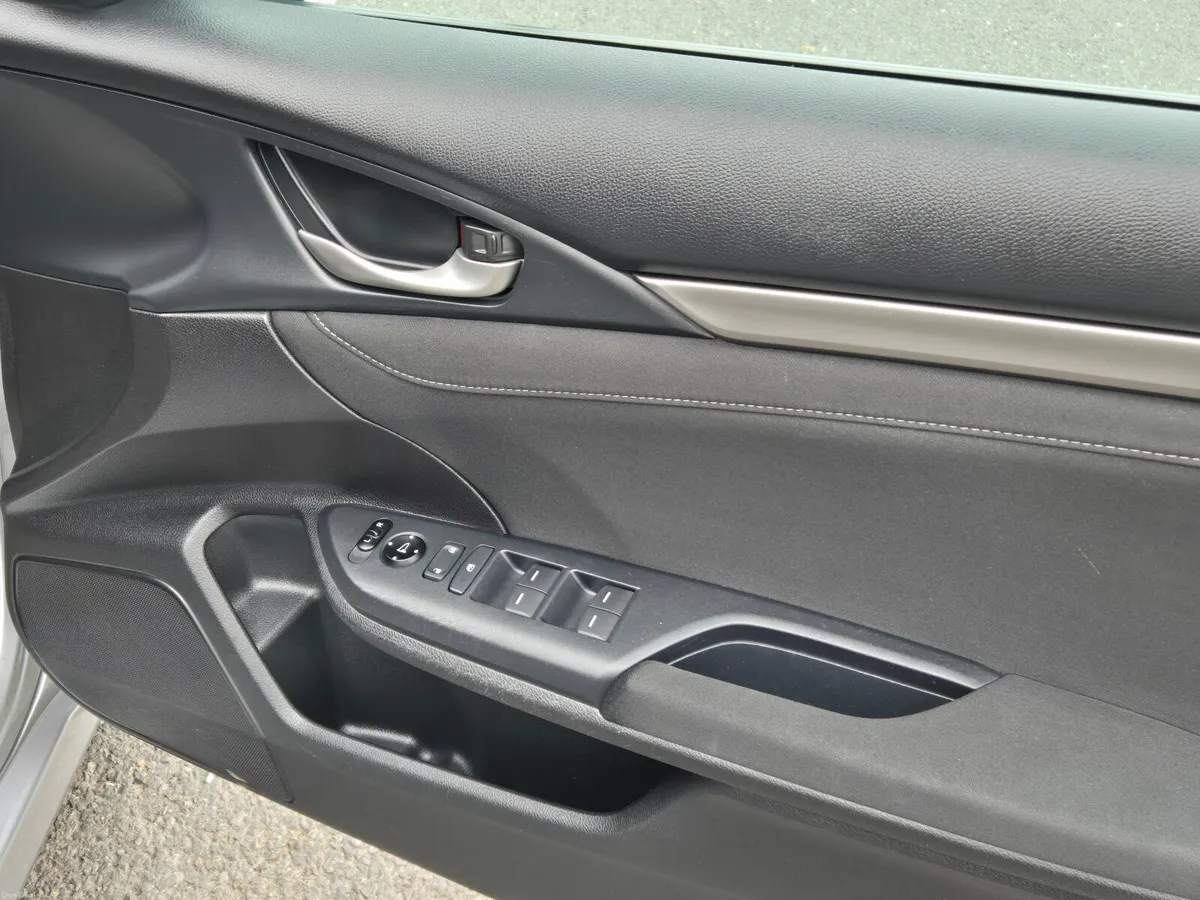 2018 Honda Civic  5DR 1.0 SMART - Image 3