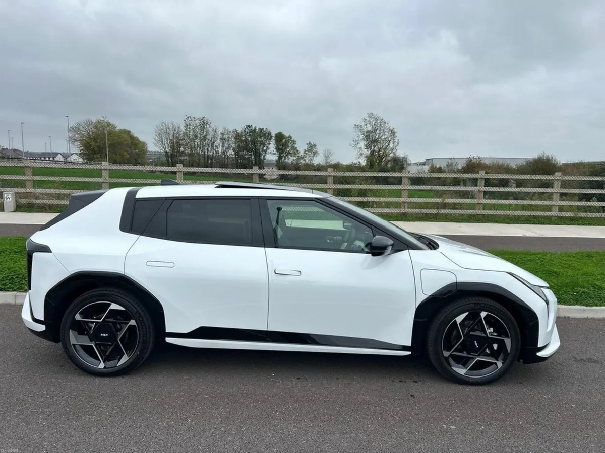 Kia EV4 EV4 HATCHBACK GT-LINE, long-range battery - Image 4