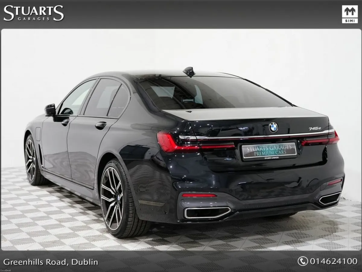 BMW 7-Series M SPORT 4 DOOR AUTO PHEV*BLACK SAPPHI - Image 2