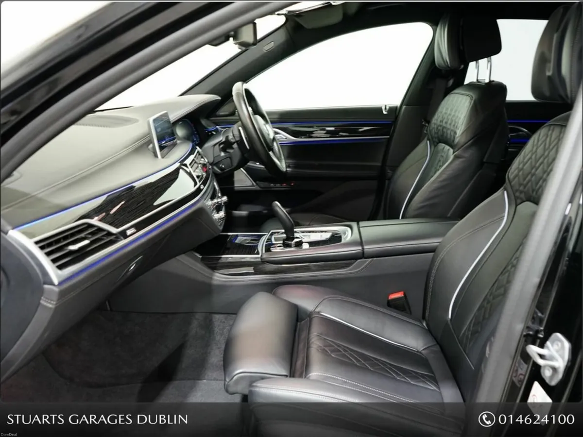 BMW 7-Series M SPORT 4 DOOR AUTO PHEV*BLACK SAPPHI - Image 3