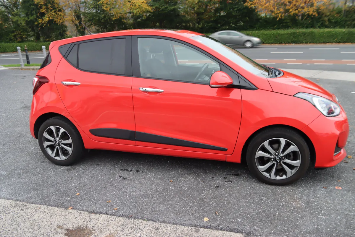 2019 Hyundai i10  1.2 Premium  AUTOMATIC 5-dr - Image 2