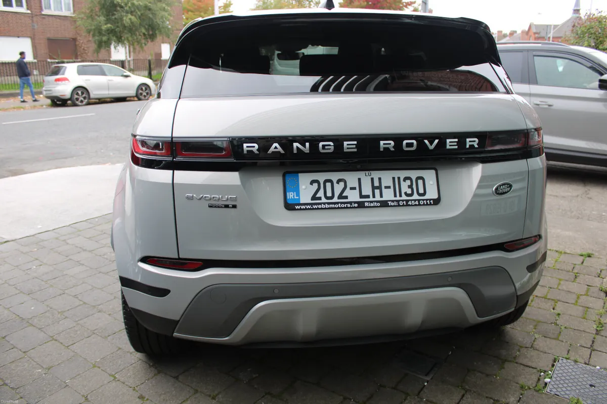 Evoque  P300E - PETROL/HYBRID - AUTO - S EDITION - Image 4