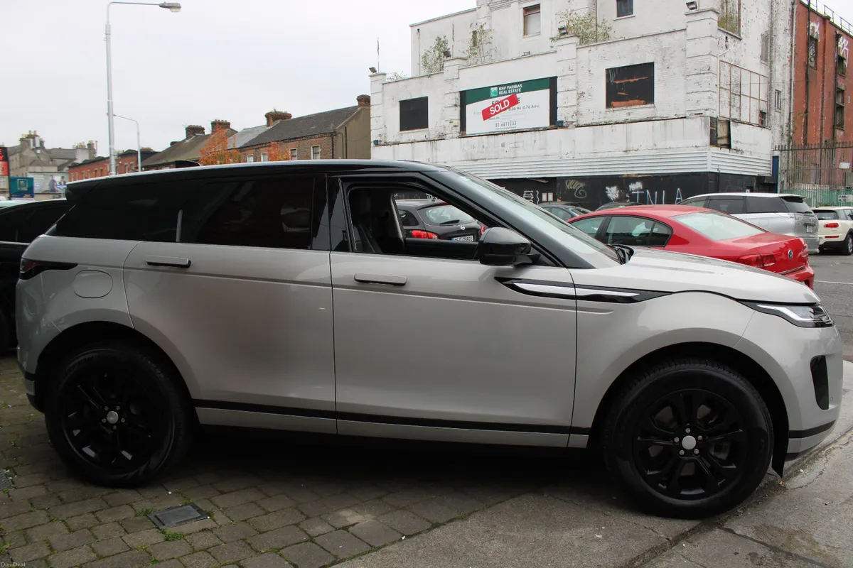 Evoque  P300E - PETROL/HYBRID - AUTO - S EDITION - Image 3