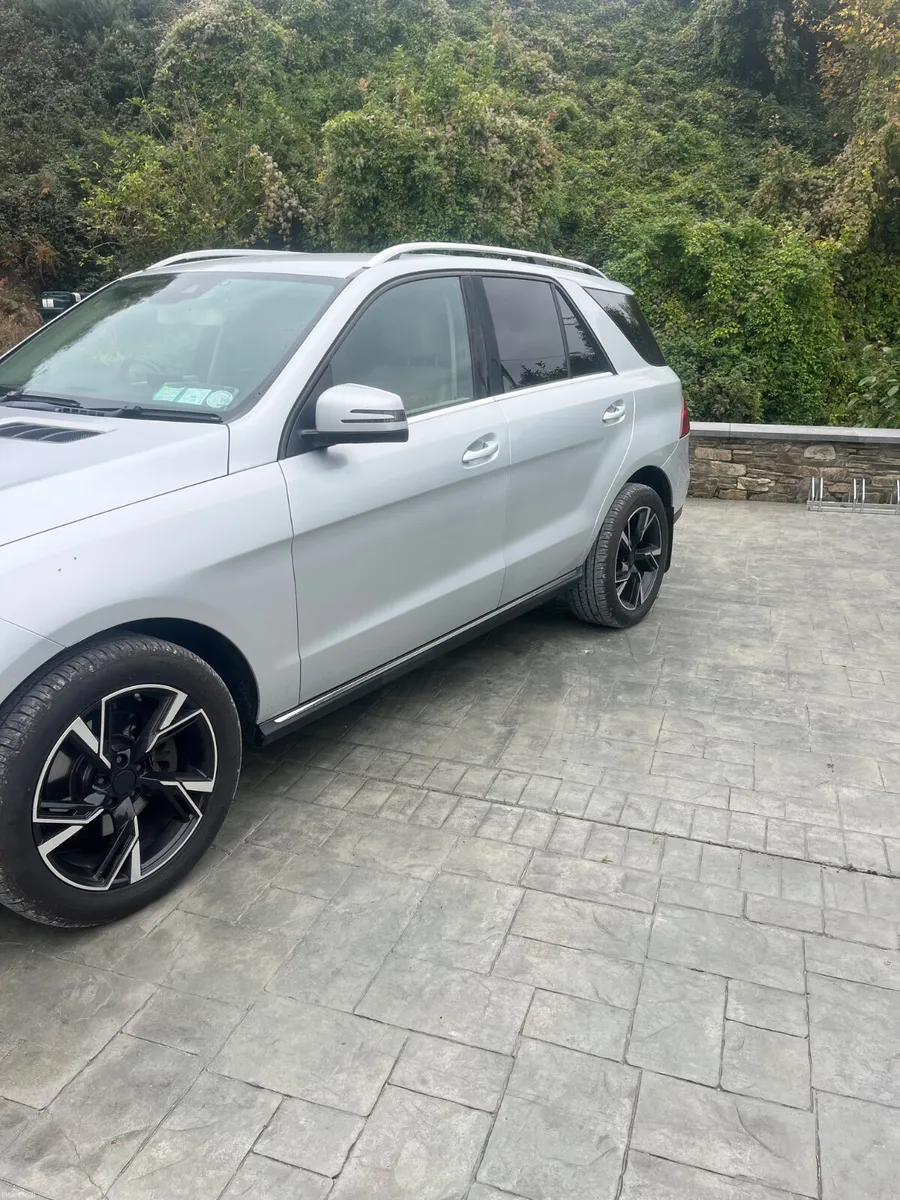 Mercedes-Benz GLE 2017 - Image 4