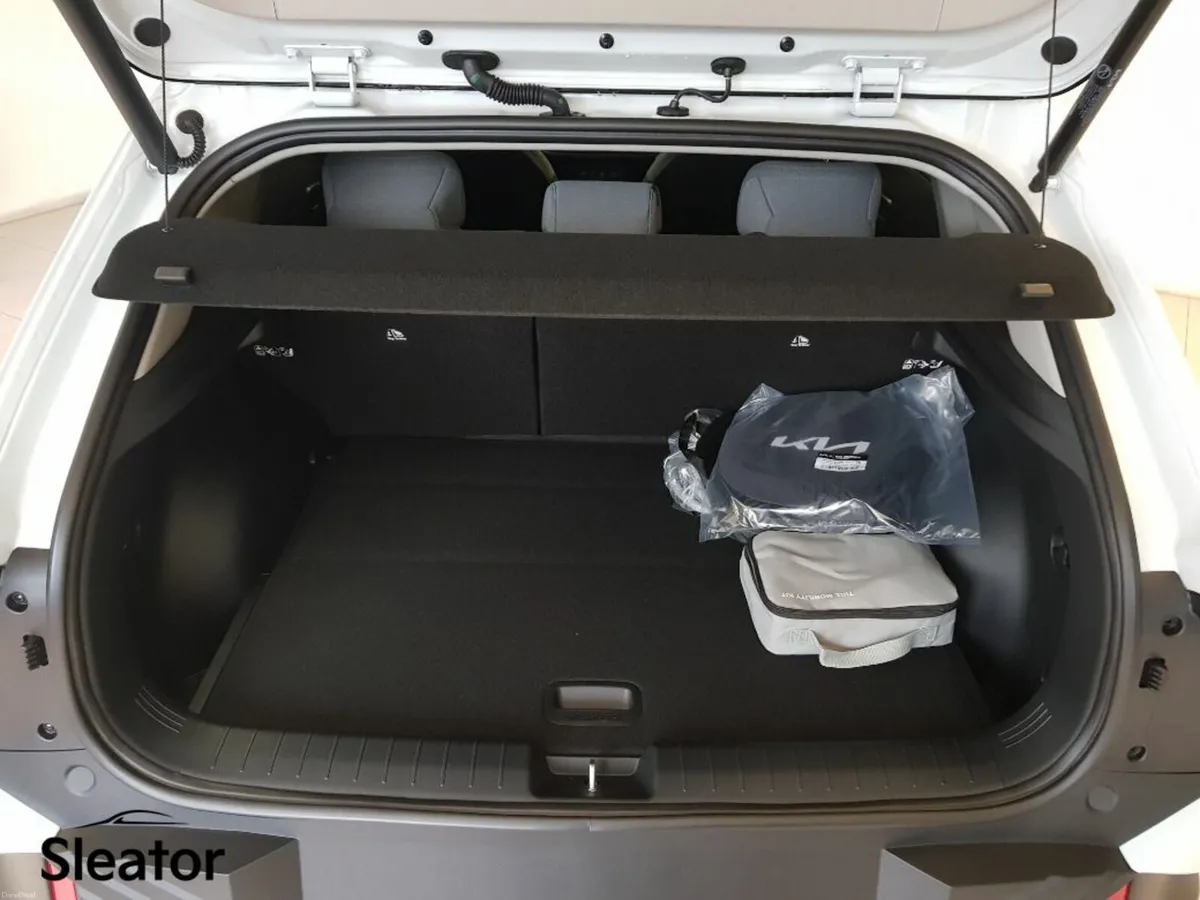 Kia EV4 Hatchback - Image 4