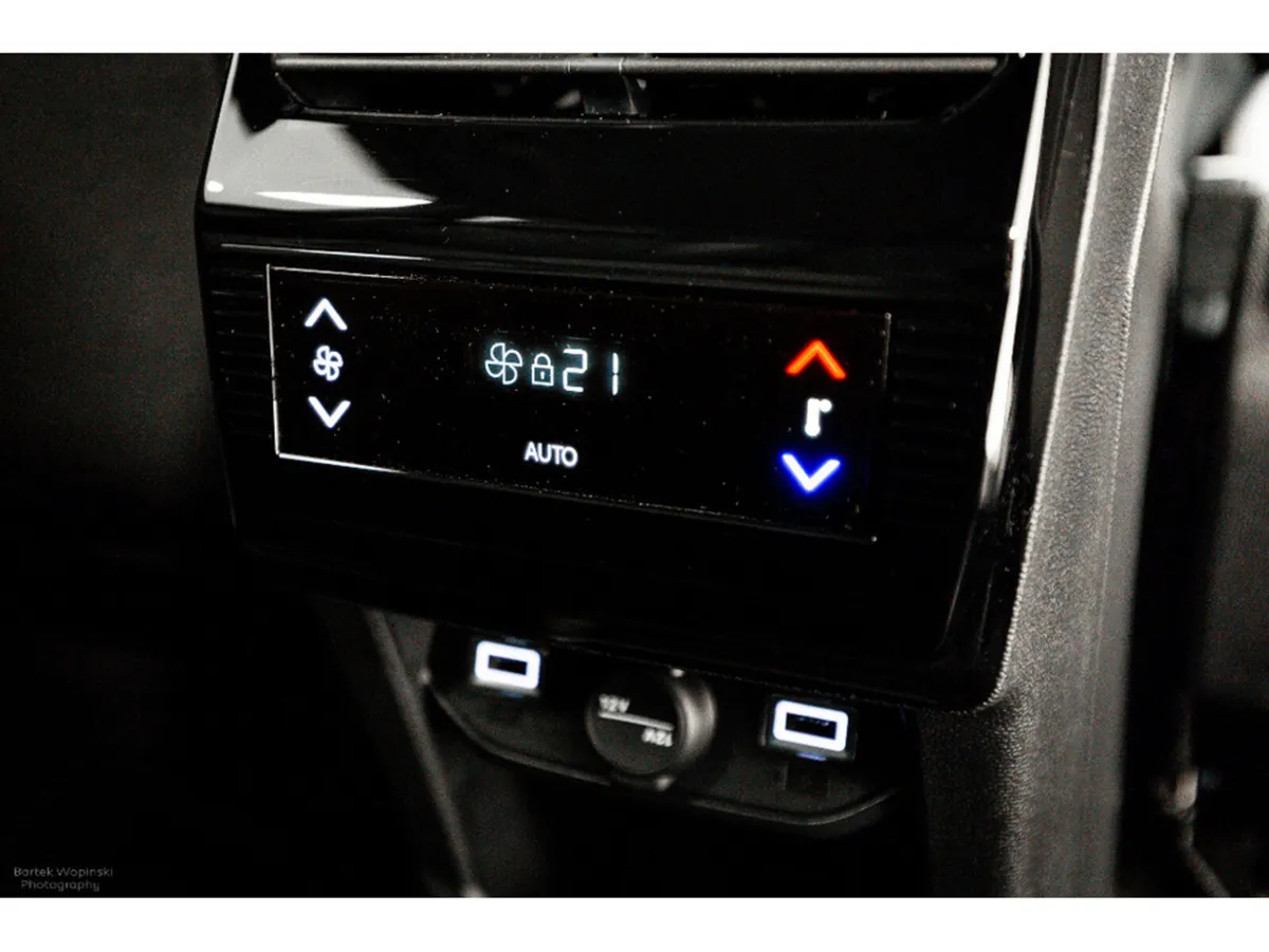 Peugeot 5008 Allure HYBRID Auto 145HP - 7 Seats in - Image 6