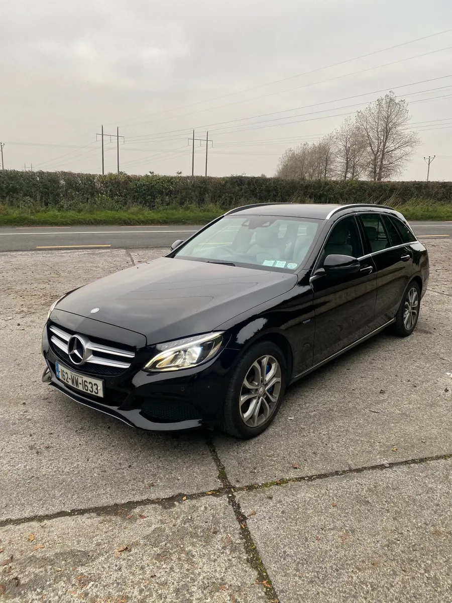Mercedes-Benz C-Class Hybrid Full service history - Image 3