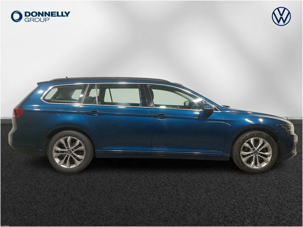 Volkswagen Passat Estate SE Nav - Image 4