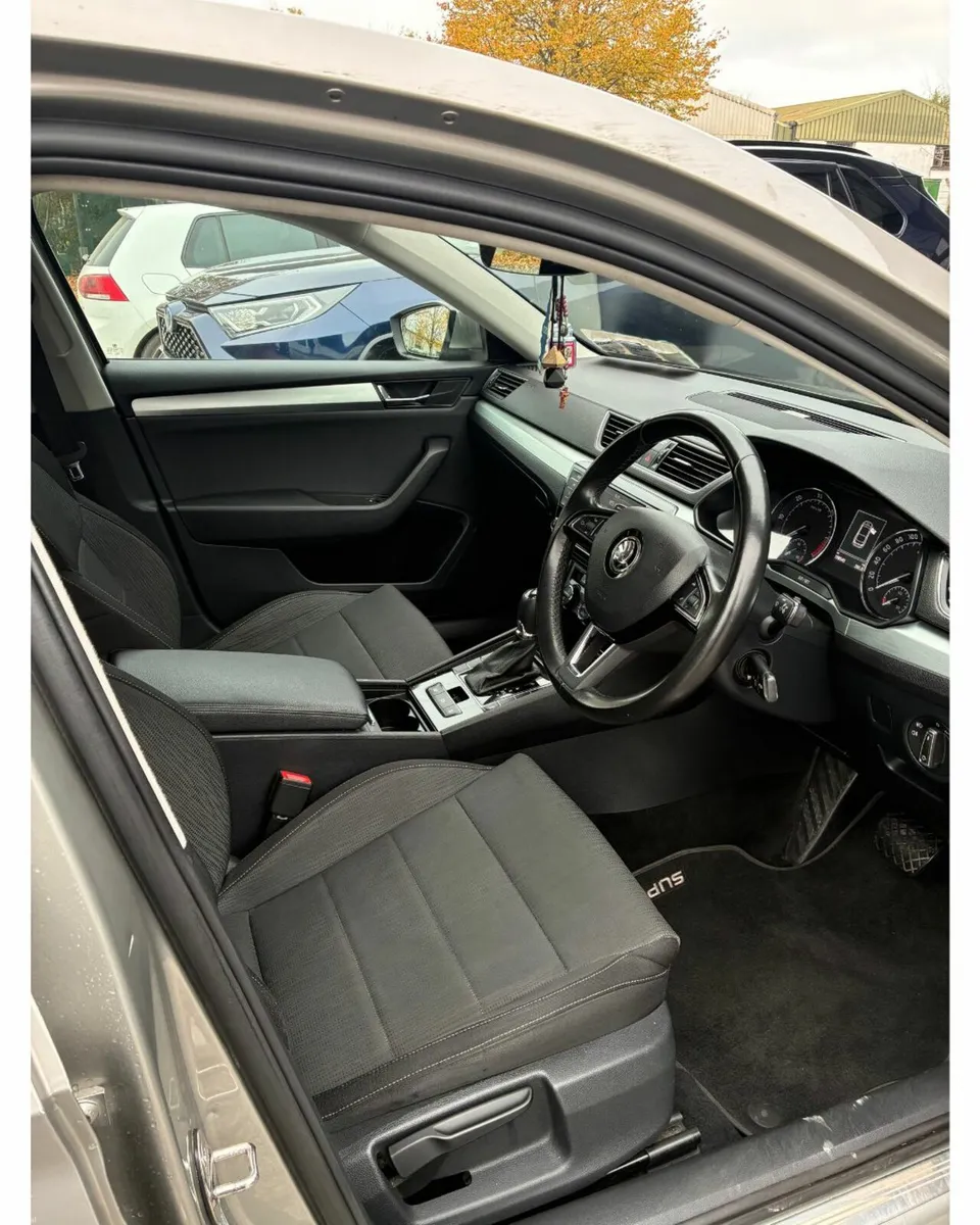 Skoda Superb 2017 - Image 3