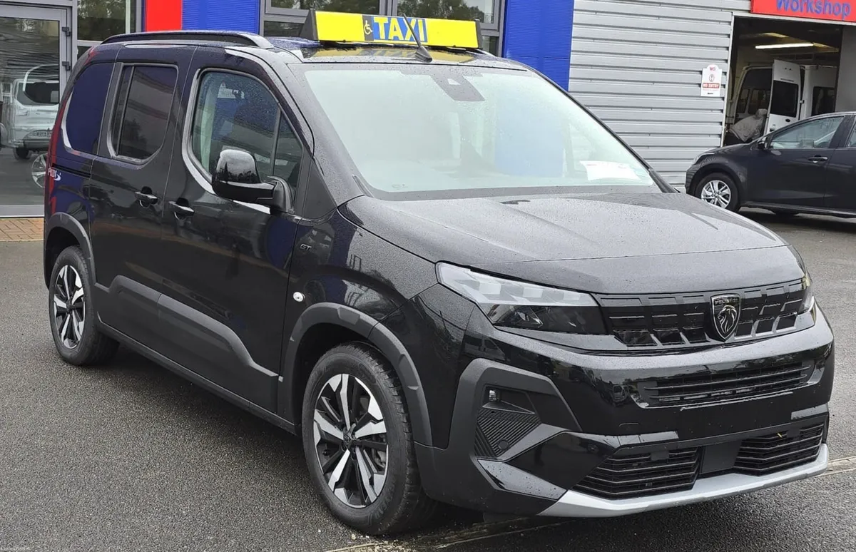 Wheelchair Taxi Peugeot Rifter - Image 1