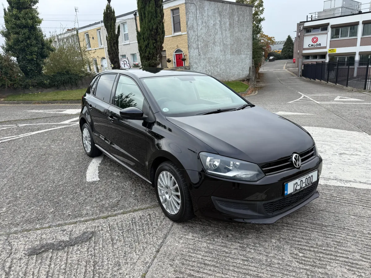 Volkswagen polo 2012 Auto 53,000 kms - Image 3