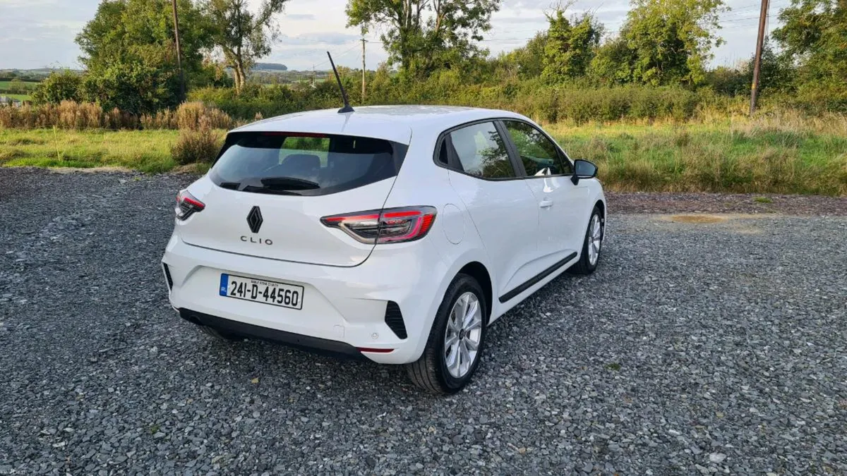 2024 renault clio 1.2 evolution - Image 3