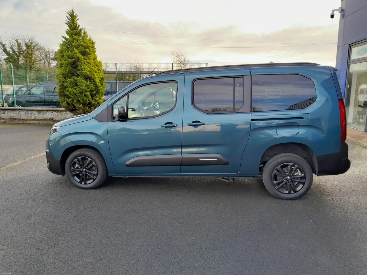 Wheelchair Taxi Citroën Berlingo 262 AVAILABLE NOW - Image 5