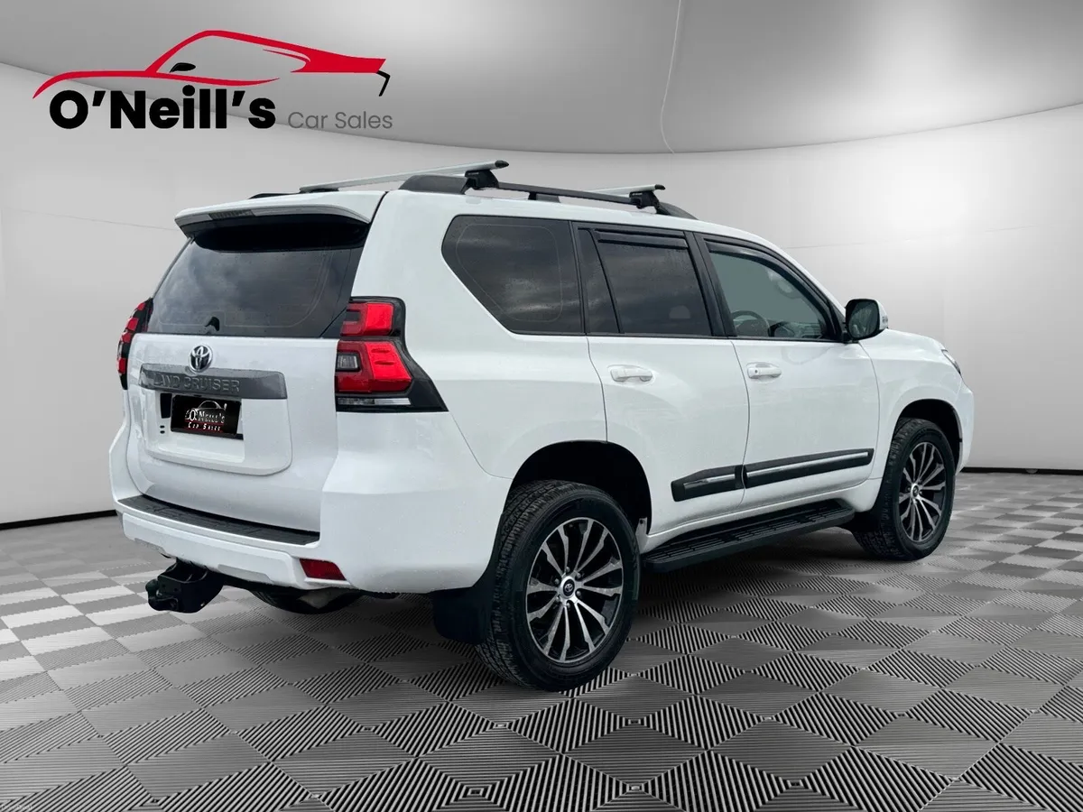 Toyota Land Cruiser 2023 *NO VAT* 5SEAT COMMERCIAL - Image 4