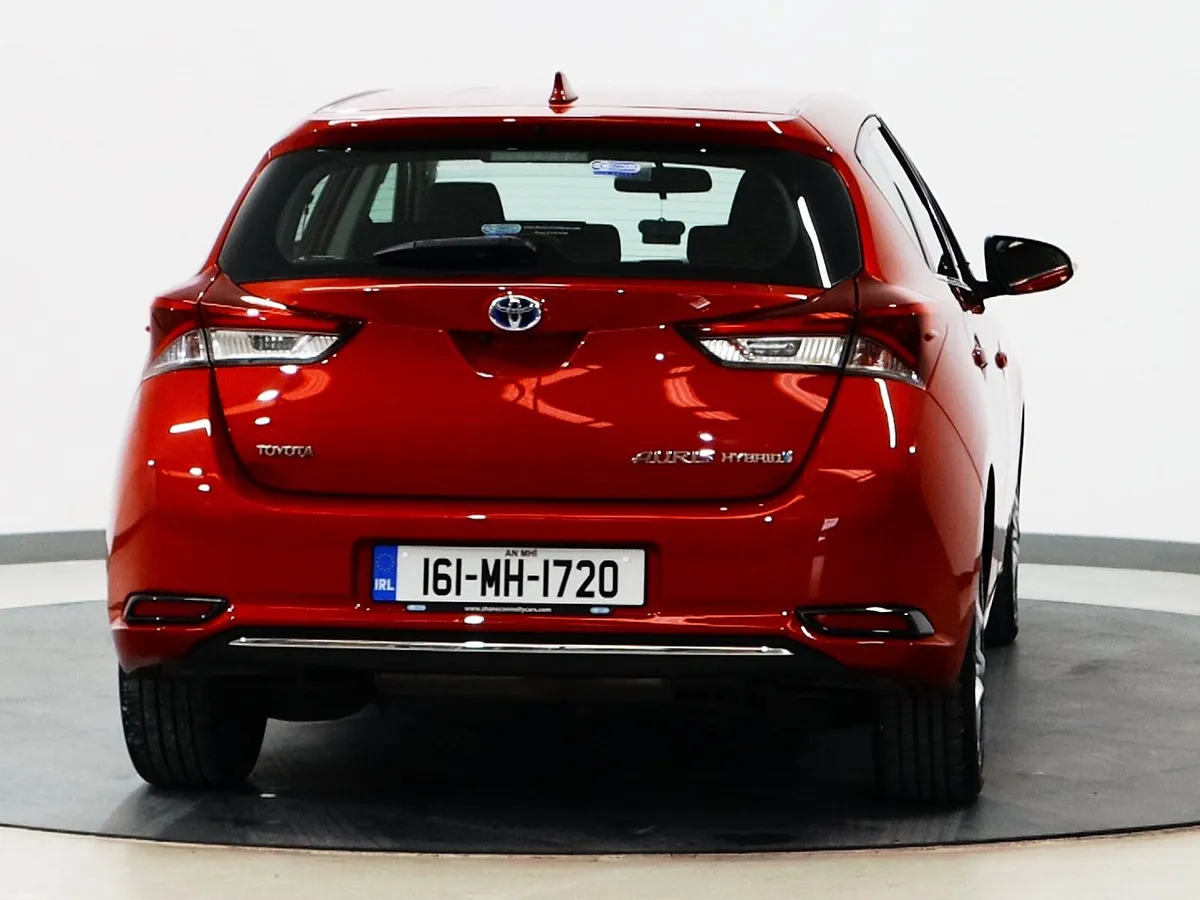 *105* 2016 Toyota Auris Luna 1.8 Hybrid - Image 4