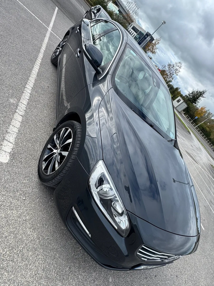 VOLVO S60 D2 6 speed Manual - Image 1