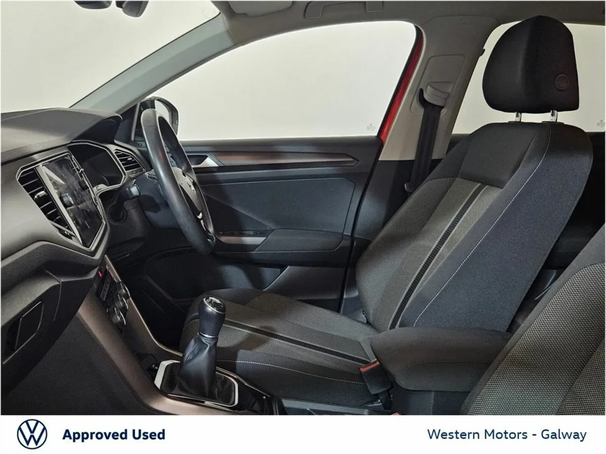 Volkswagen T-Roc 1.0 TSI 115 bhp "Design", Tiny Km - Image 3