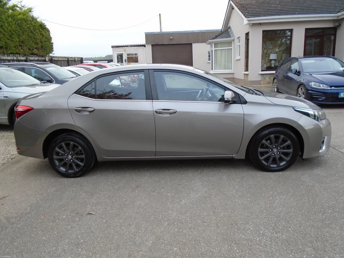 Toyota Corolla 2015,luna d4d diesel, low kms,fogs - Image 2