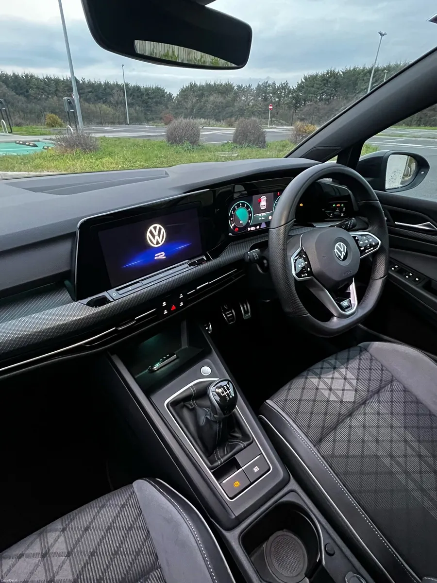 🔥VW Golf 1.5 TSI 130 BHP R Line🔥(LOW MILEAGE)🔥 - Image 4