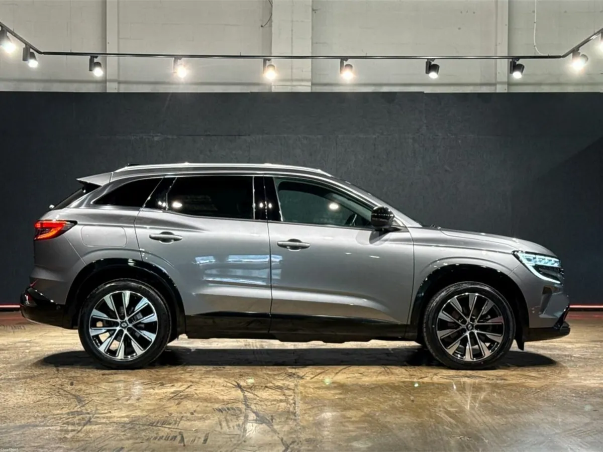 Renault Austral E-TECH HYBRID 1.2L AUTOMATIC - REV - Image 3