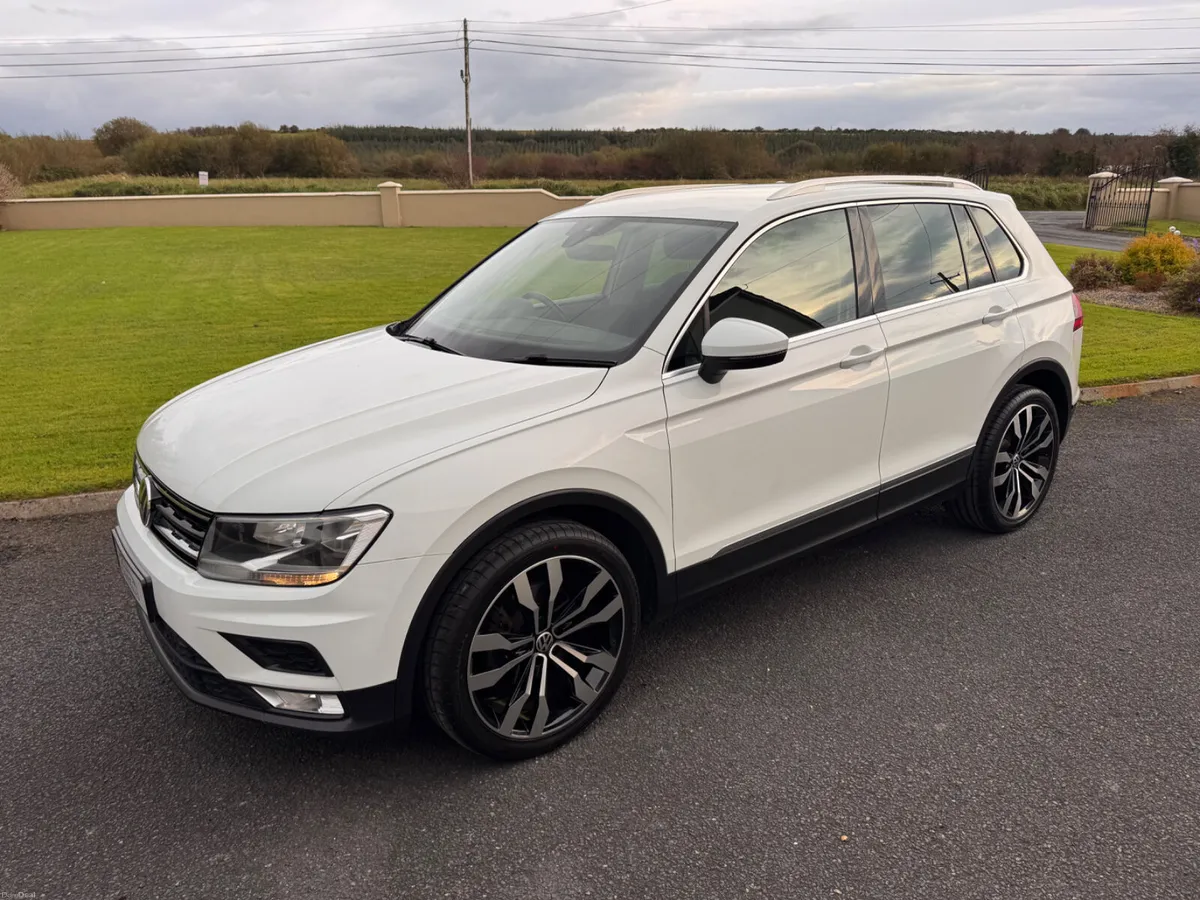 2017 Volkswagen Tiguan - Image 1