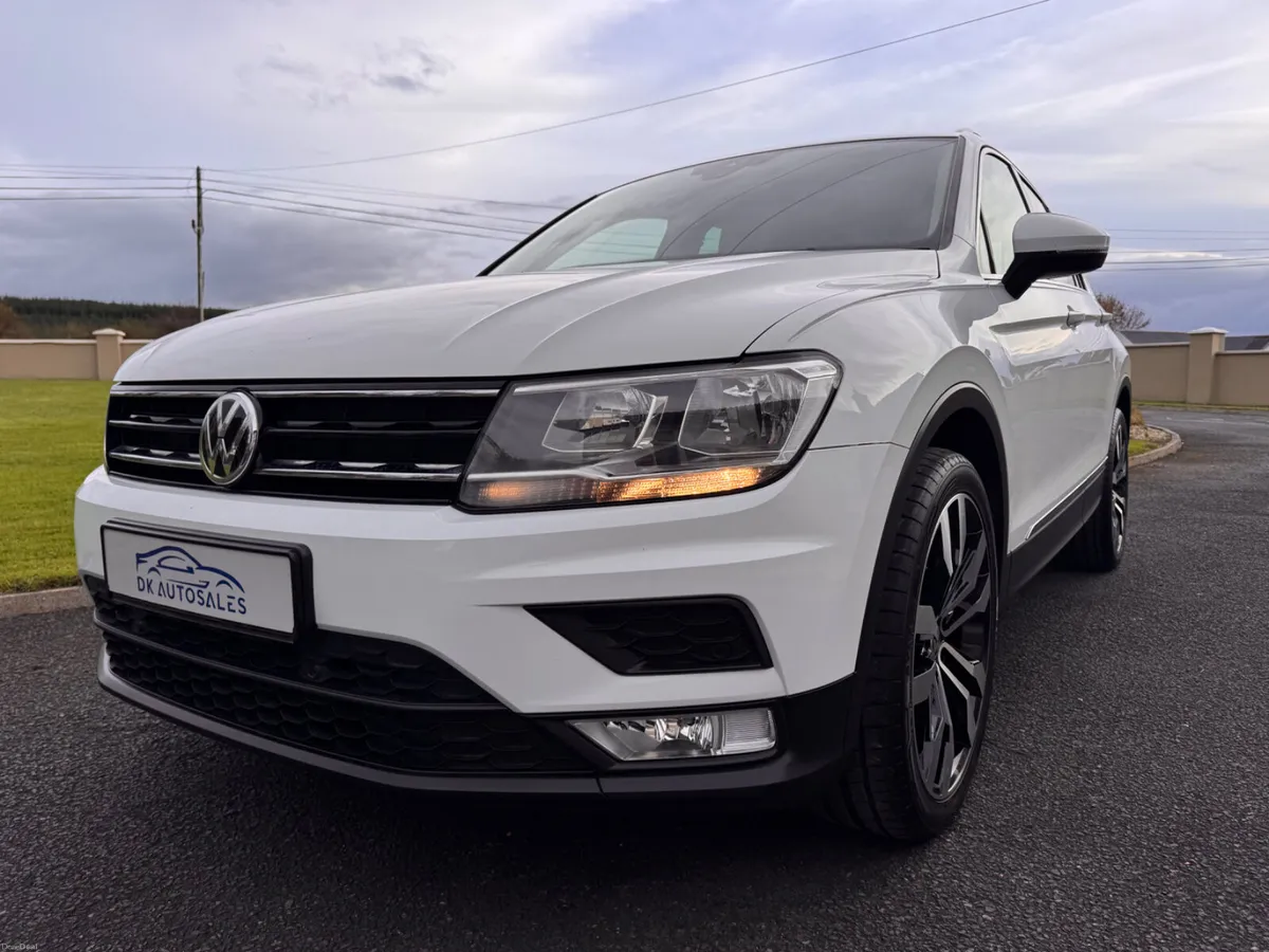 2017 Volkswagen Tiguan - Image 4