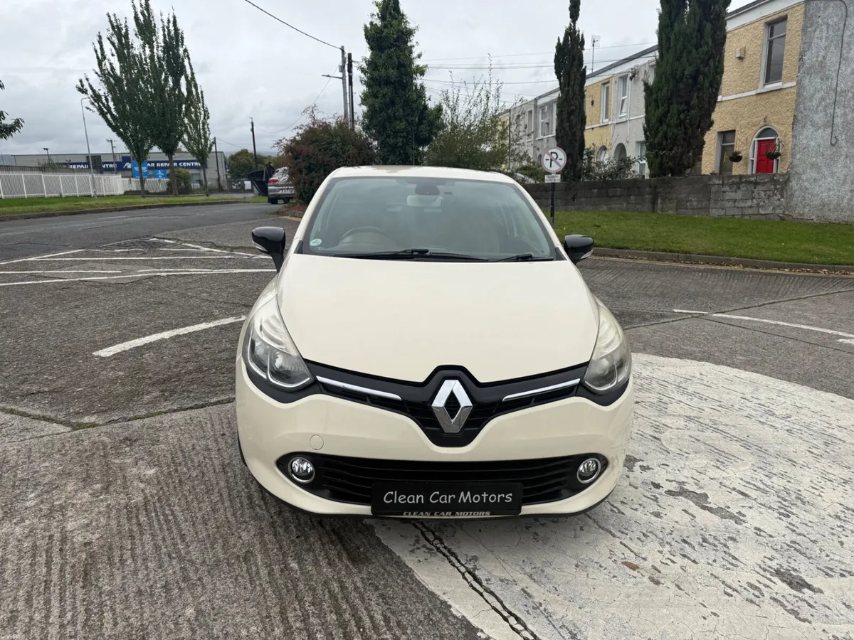 Renault Clio 2016 Auto 63 kms - Image 3