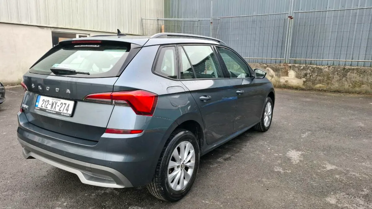 Skoda Kamiq hatchback (Petrol) Grey - Image 3