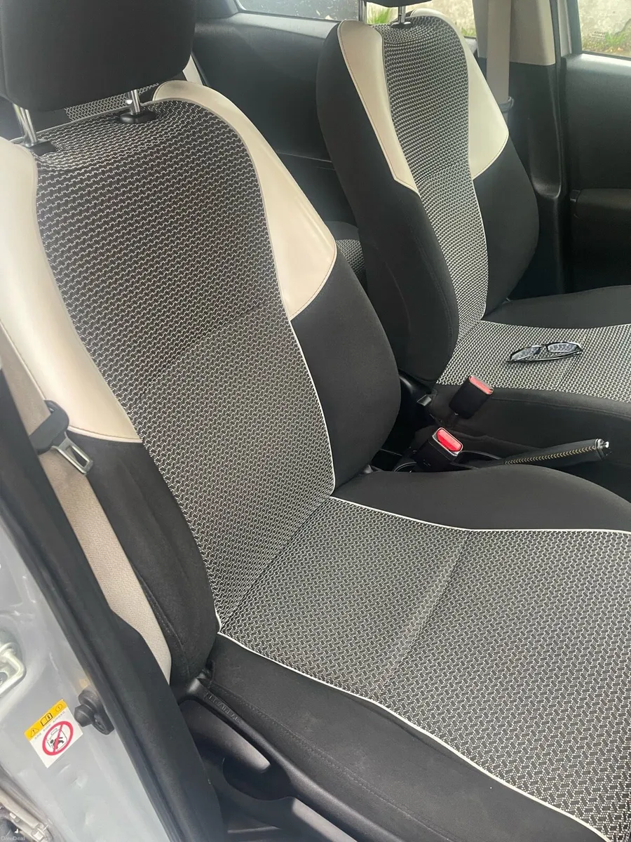 Toyota Yaris - Image 4