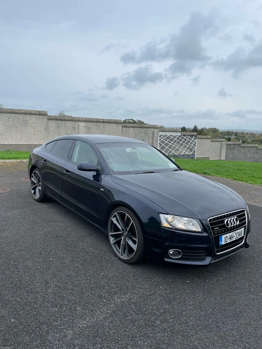 2010 AUDI A5 - Image 1