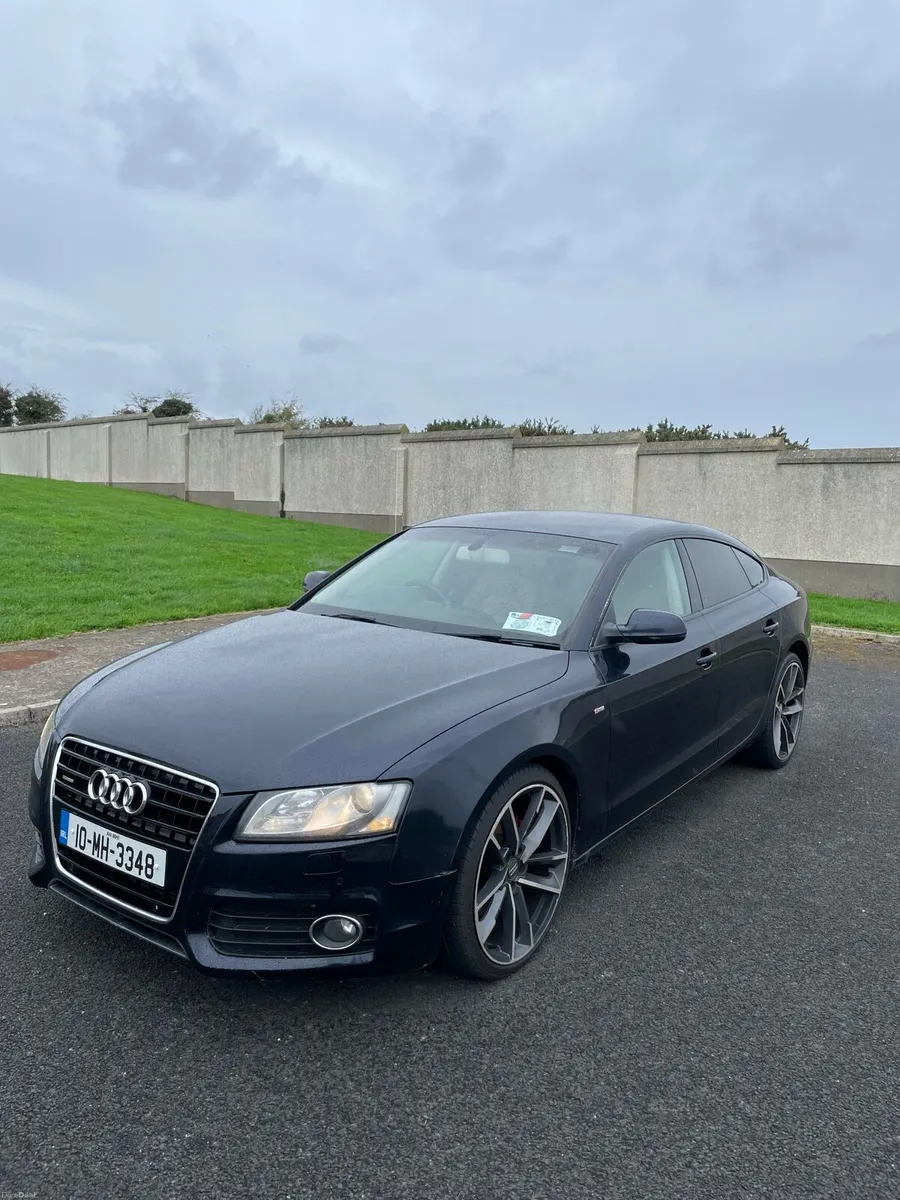 2010 AUDI A5 - Image 2