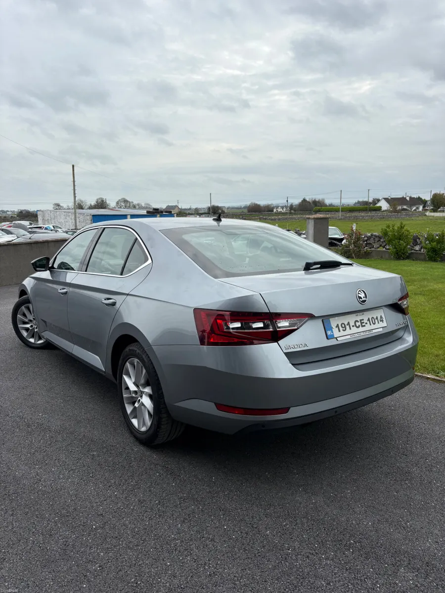 Skoda Superb 2019 - Image 3