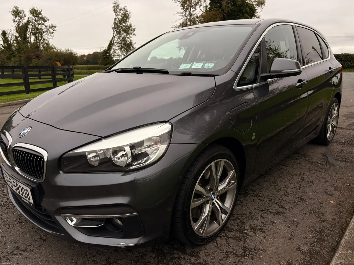 225i X-DRIVE HYBRID AUTO - Image 2