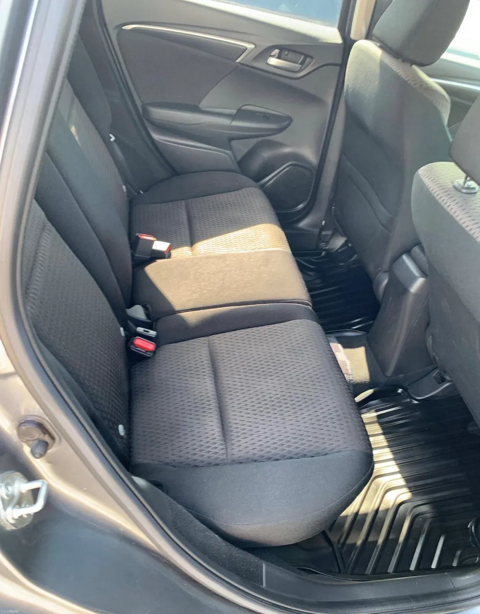 2018 Honda Fit 1.5 Hybrid - Image 3
