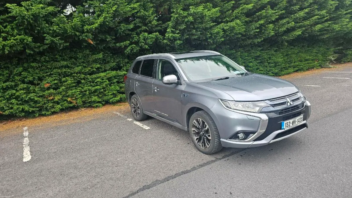 Mitsubishi Outlander PHEV Intense+ 360° Cameras - Image 2