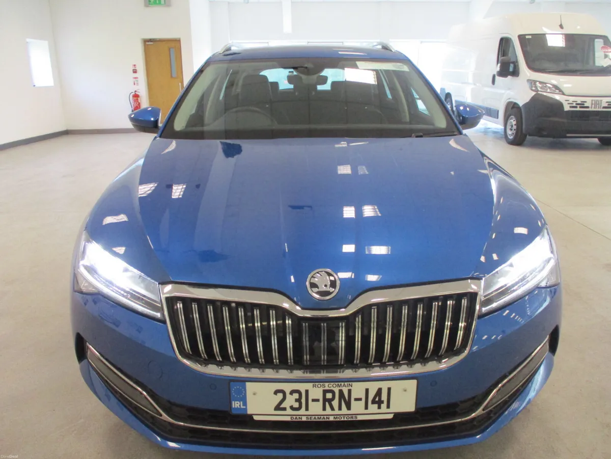 Skoda Superb Combi Estate 2023-LEATHER-CAMERA - Image 4