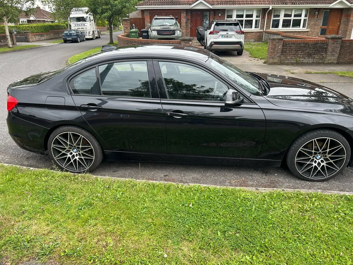 BMW 318d Sport - Image 4