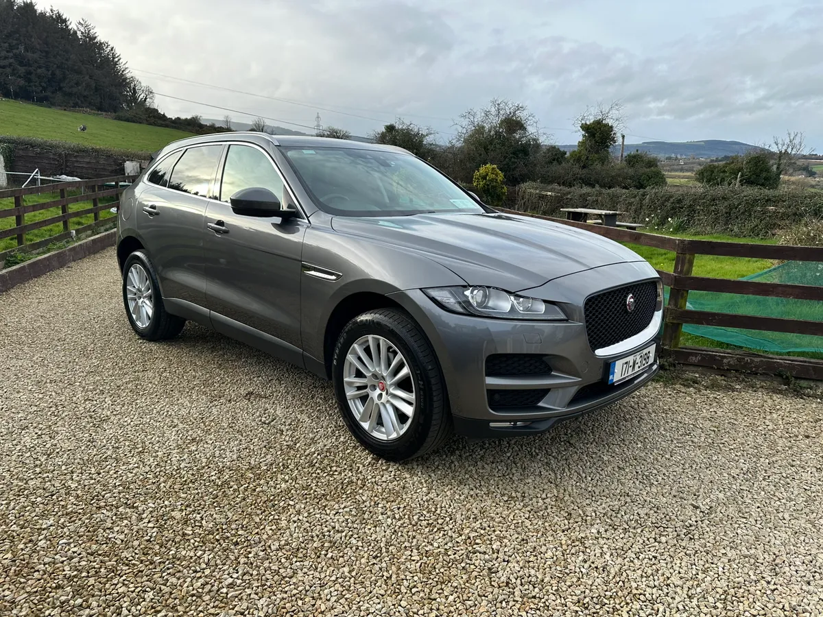Jaguar F Pace 2.0 Portfolio 2017 - Image 3
