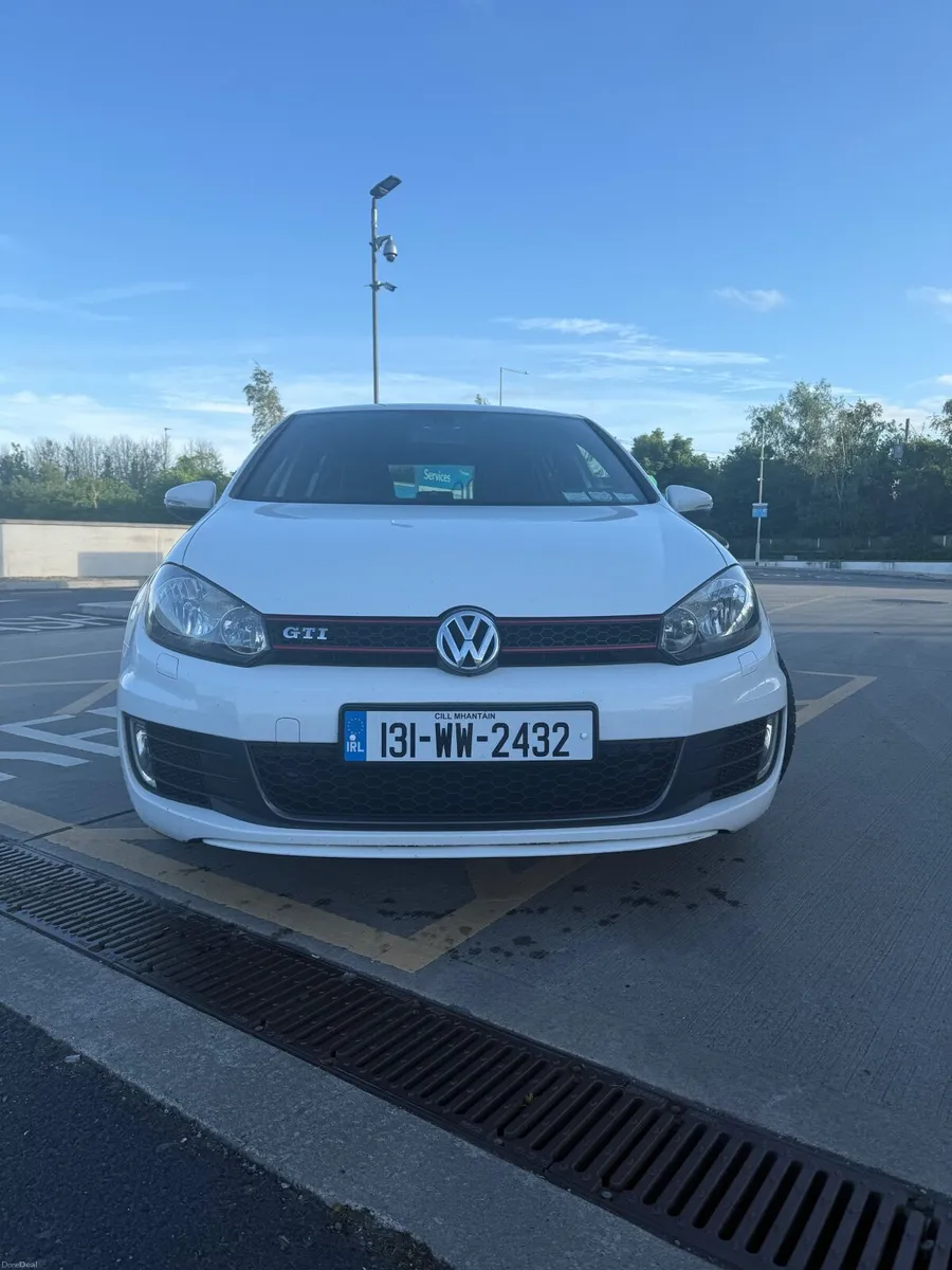 Volkswagen Golf GTI - High Spec - Image 3