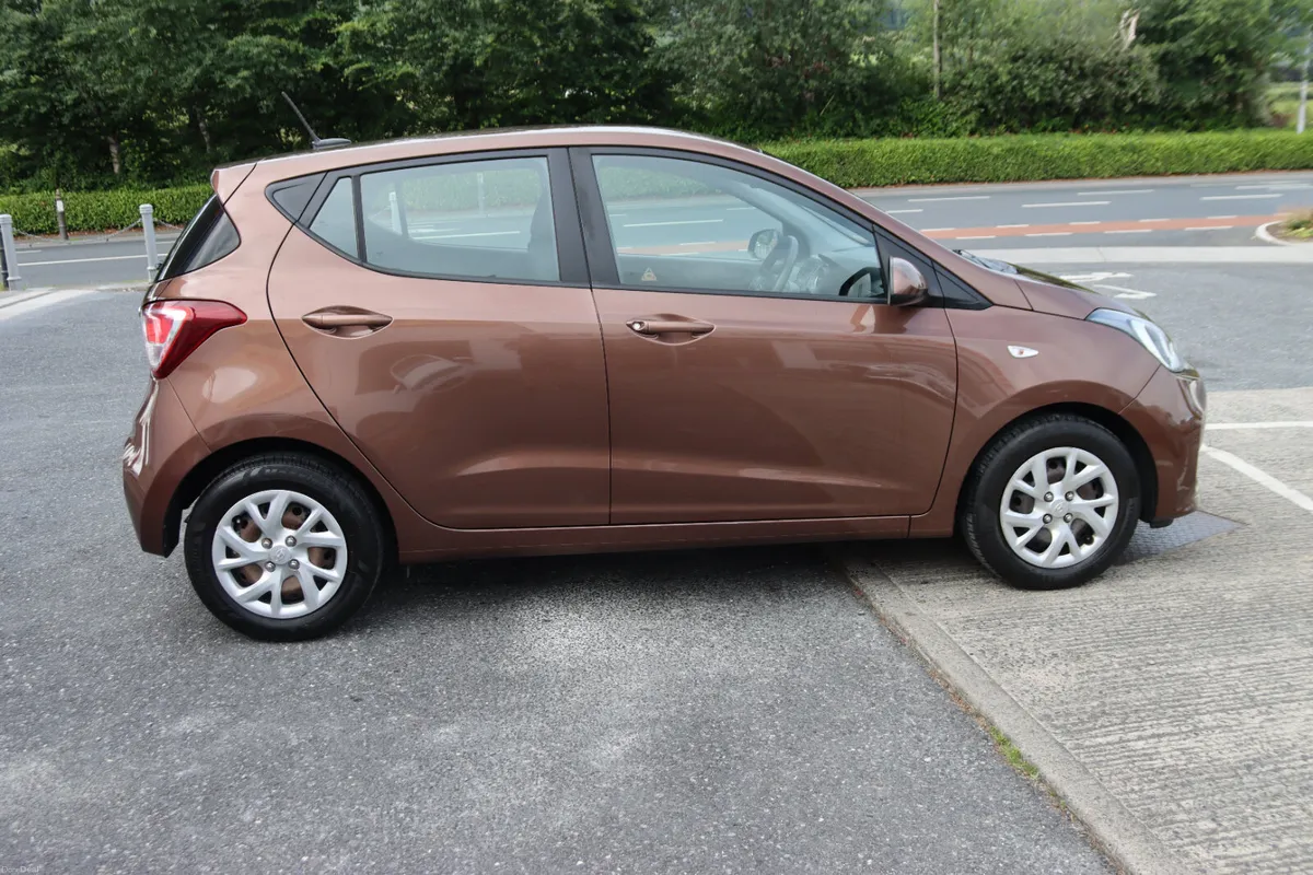 2017 Hyundai  i10 SE Classic - 5-dr - Image 4