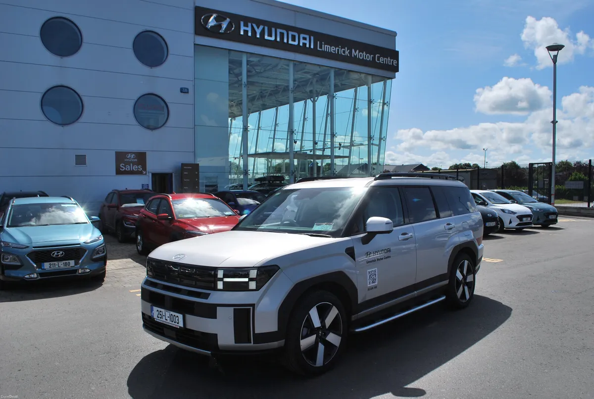 Hyundai Santa Fe 2025 - Image 1