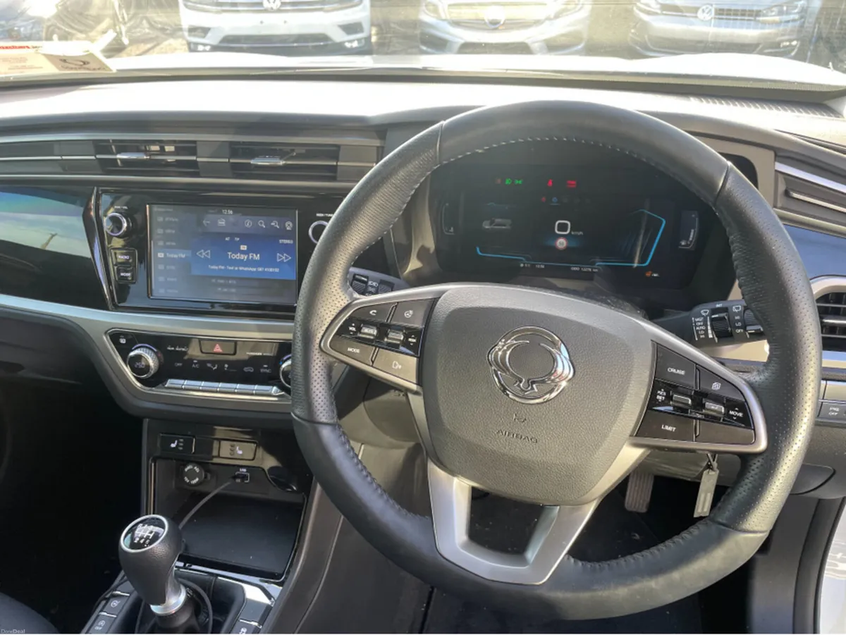 SsangYong Korando ELX PACK FULL LEATHER 3 YEAR FAC - Image 6
