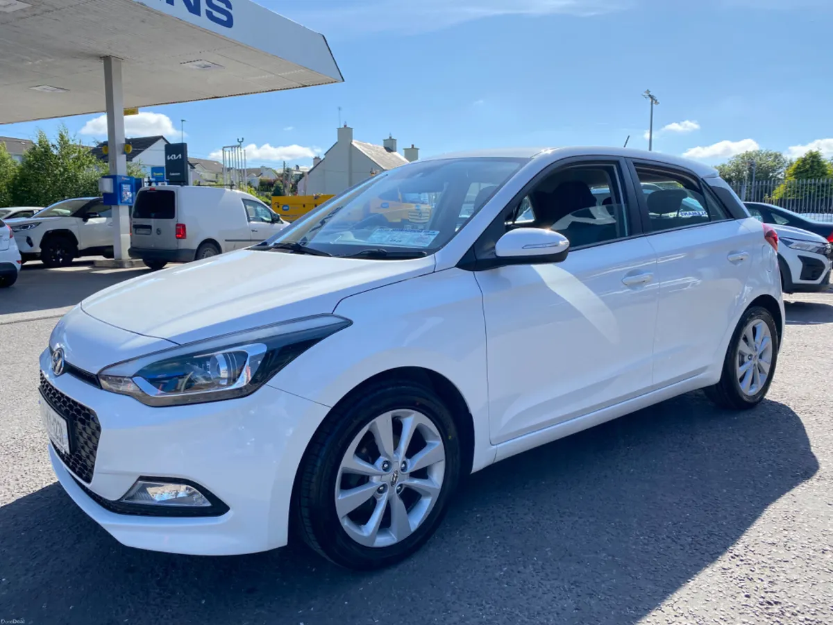 Hyundai i20 Active Deluxe 1.2 Petrol 2017 (171) - Image 4